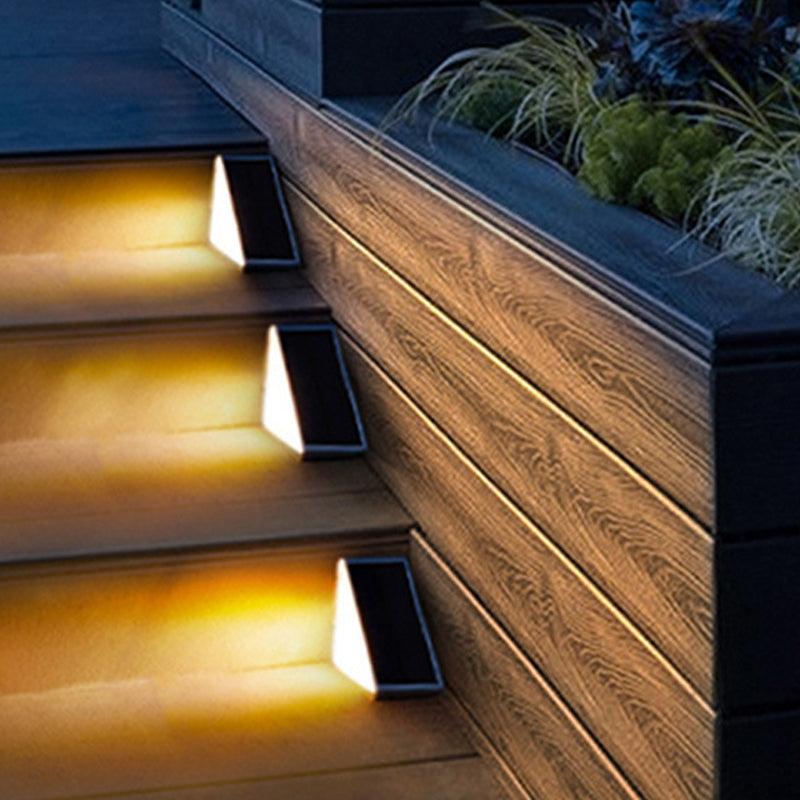 Lighteme LED staircase lighting, solar and waterproof