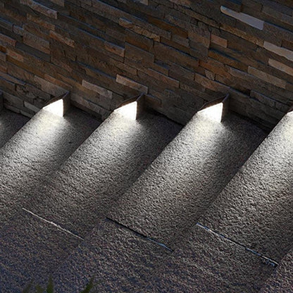 Lighteme LED staircase lighting, solar and waterproof