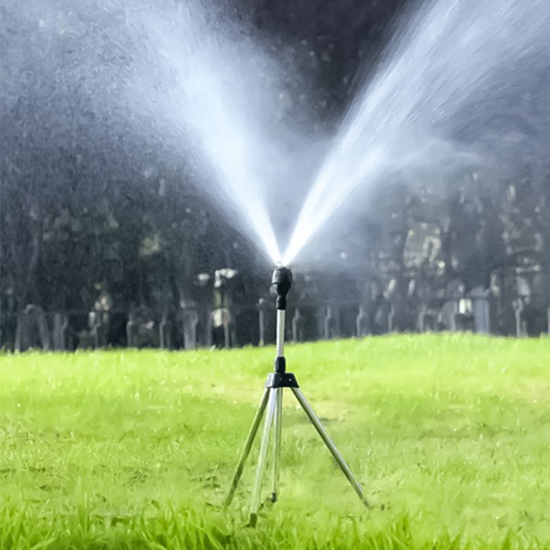 Lighteme Rotating Tripod Sprinkler Water your garden effortlessly!