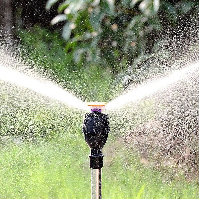 Lighteme Rotating Tripod Sprinkler Water your garden effortlessly!