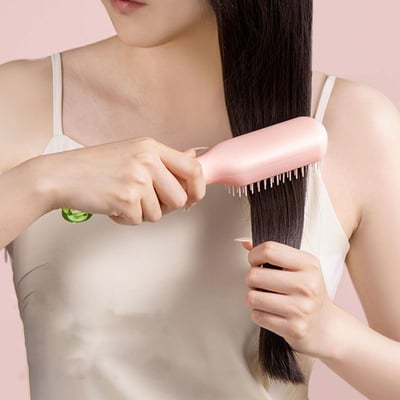 Lighteme Self-Cleaning Anti-Static Massage Comb