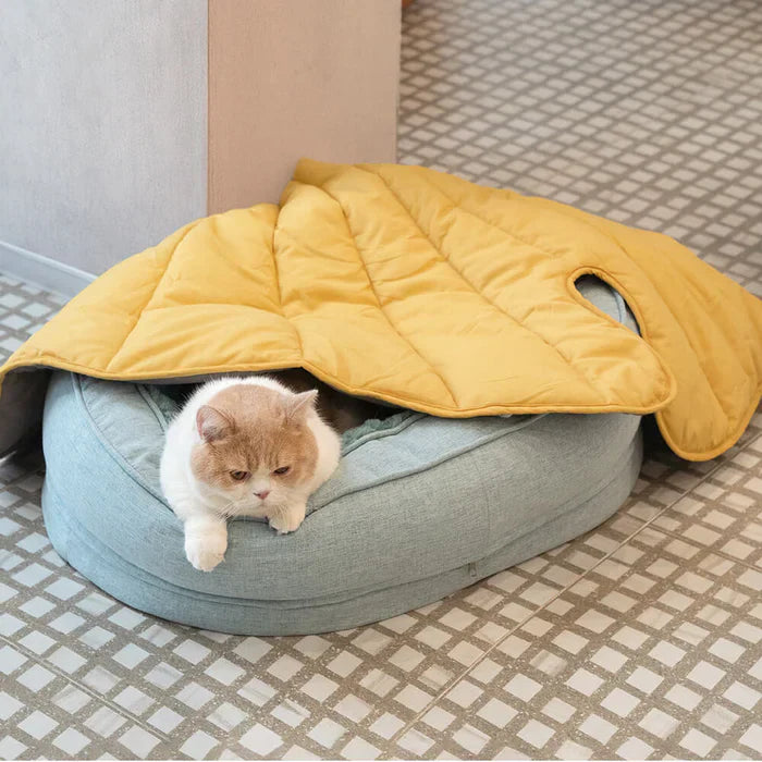 Lighteme Nature-Inspired Leaf Pet Blanket – Stylish and Comfortable