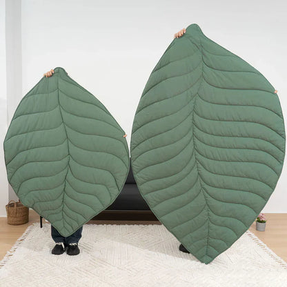 Lighteme Nature-Inspired Leaf Pet Blanket – Stylish and Comfortable