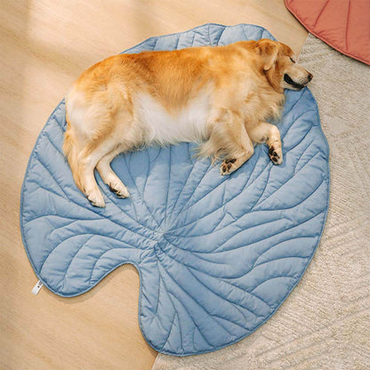 Lighteme Nature-Inspired Leaf Pet Blanket – Stylish and Comfortable