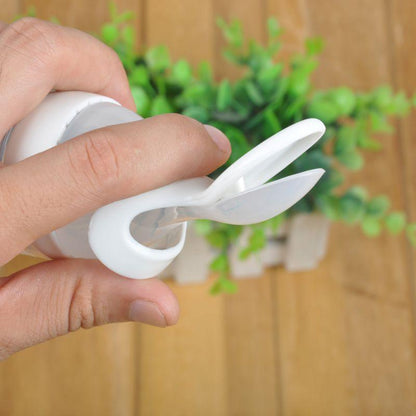 Lighteme Baby spoon bottle dispenser - The soft silicone