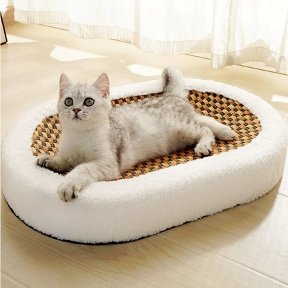 Lighteme Plush cat bed with scratchable surface