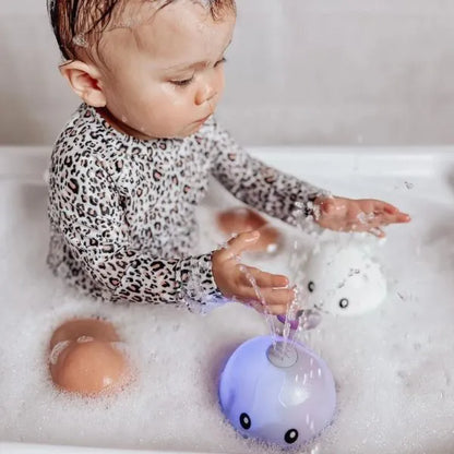 Lighteme whale bath toys