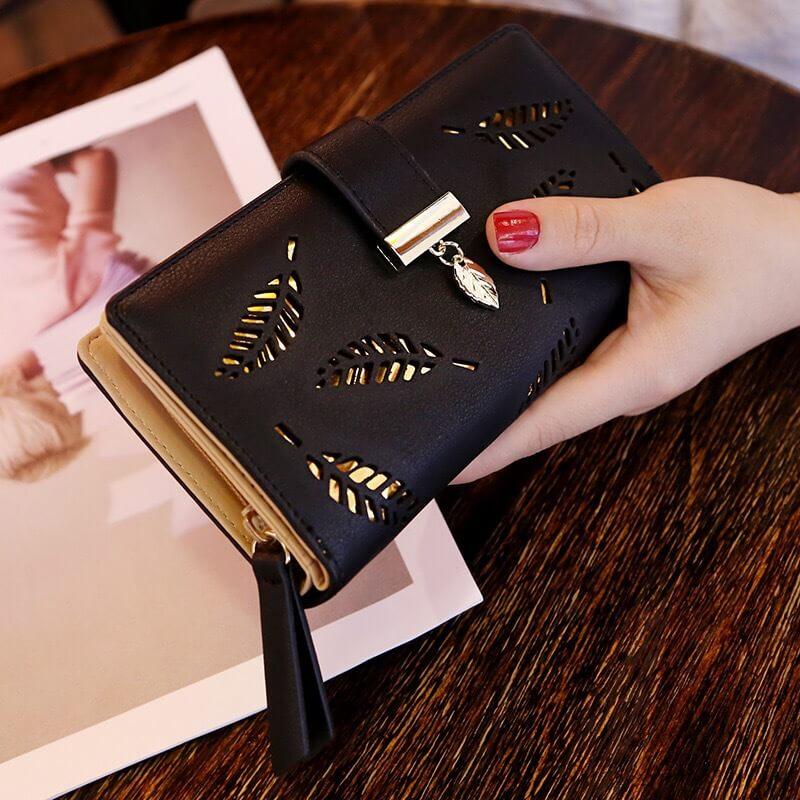 Lighteme Elegant Leaf-Embellished Clutch Wallet