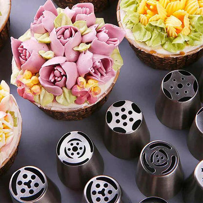 Lighteme Cake Decorating - Set of 14 pieces incl. FREE piping bag