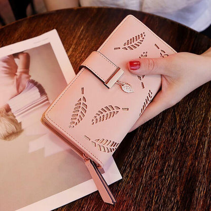 Lighteme Elegant Leaf-Embellished Clutch Wallet