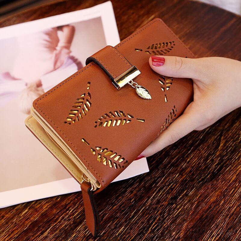 Lighteme Elegant Leaf-Embellished Clutch Wallet