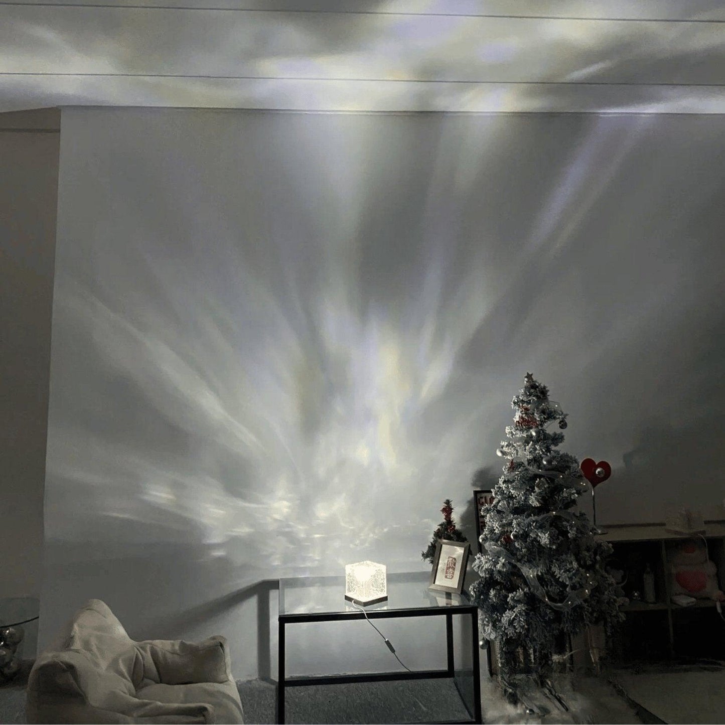 Lighteme Northern Lights Projector - Enjoy the Northern Lights from the comfort of your room!