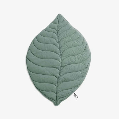 Lighteme Nature-Inspired Leaf Pet Blanket – Stylish and Comfortable