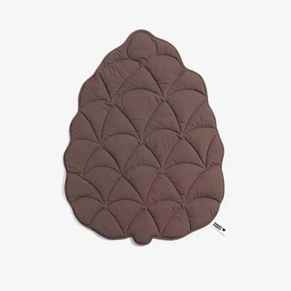 Lighteme Nature-Inspired Leaf Pet Blanket – Stylish and Comfortable