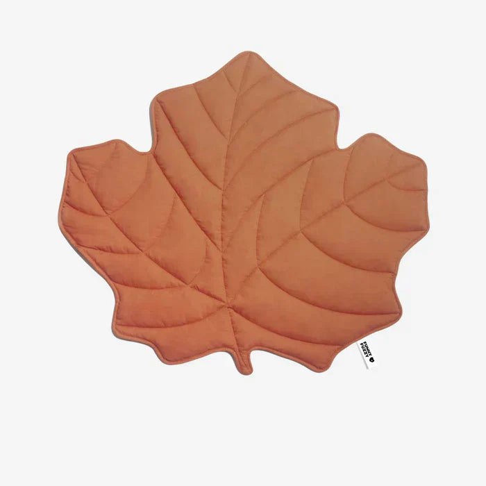 Lighteme Nature-Inspired Leaf Pet Blanket – Stylish and Comfortable