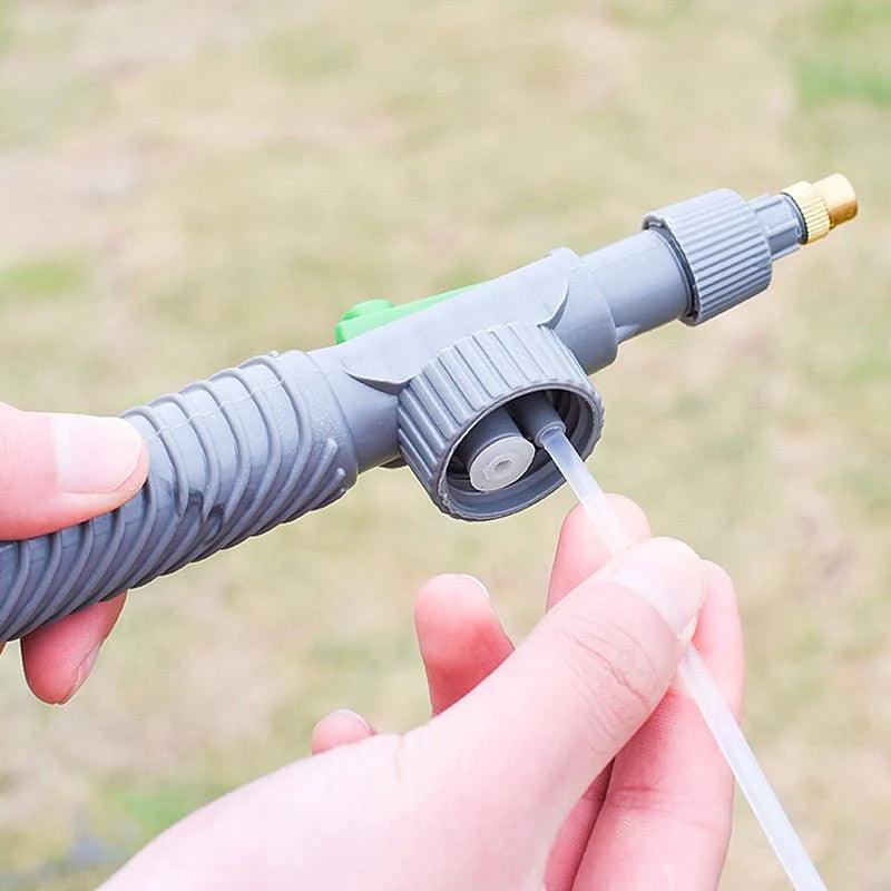 Lighteme Garden watering can connector - Water your plants quickly and easily