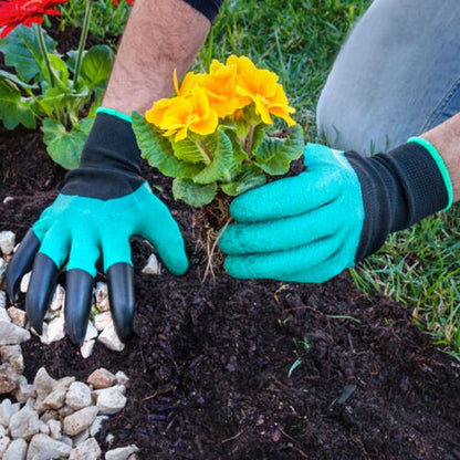 Lighteme Soil scarifier gloves Experience the joy of gardening without tools