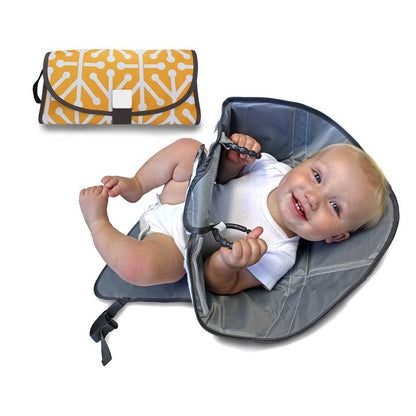 Lighteme No-mess Baby - offers all the benefits of portable changing table and a diaper holder