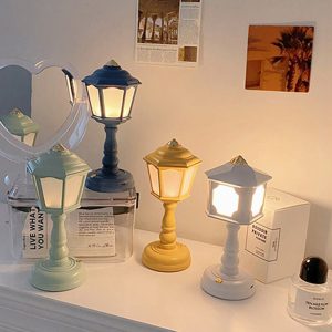 Lighteme Creative Street Lamp Shape Night Lamp