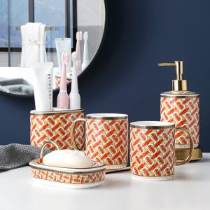 Lighteme Red Gilt Ceramic Bathroom Set